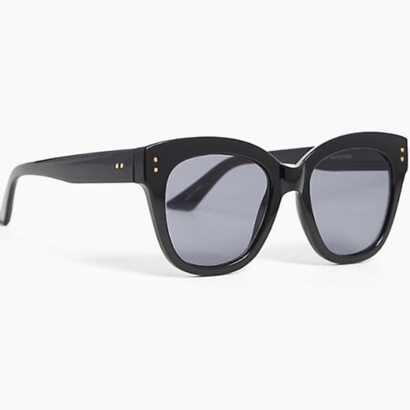 3X HOST PICK!!! BLACK CAT EYE SUNGLASSES - Picture 2 of 12